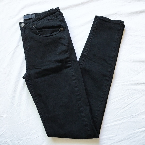 NEVER WORN BRANDY MELVILLE HIGH WAIST SKINNY JEANS - Picture 2 of 4